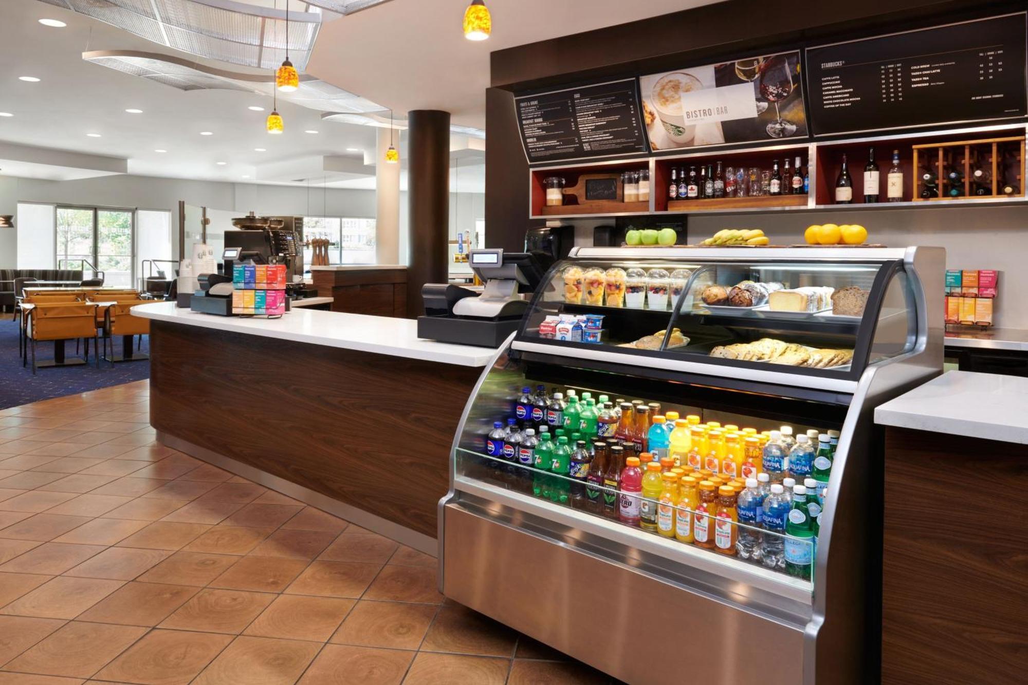 Hotel Courtyard By Marriott Ottawa East Exterior foto