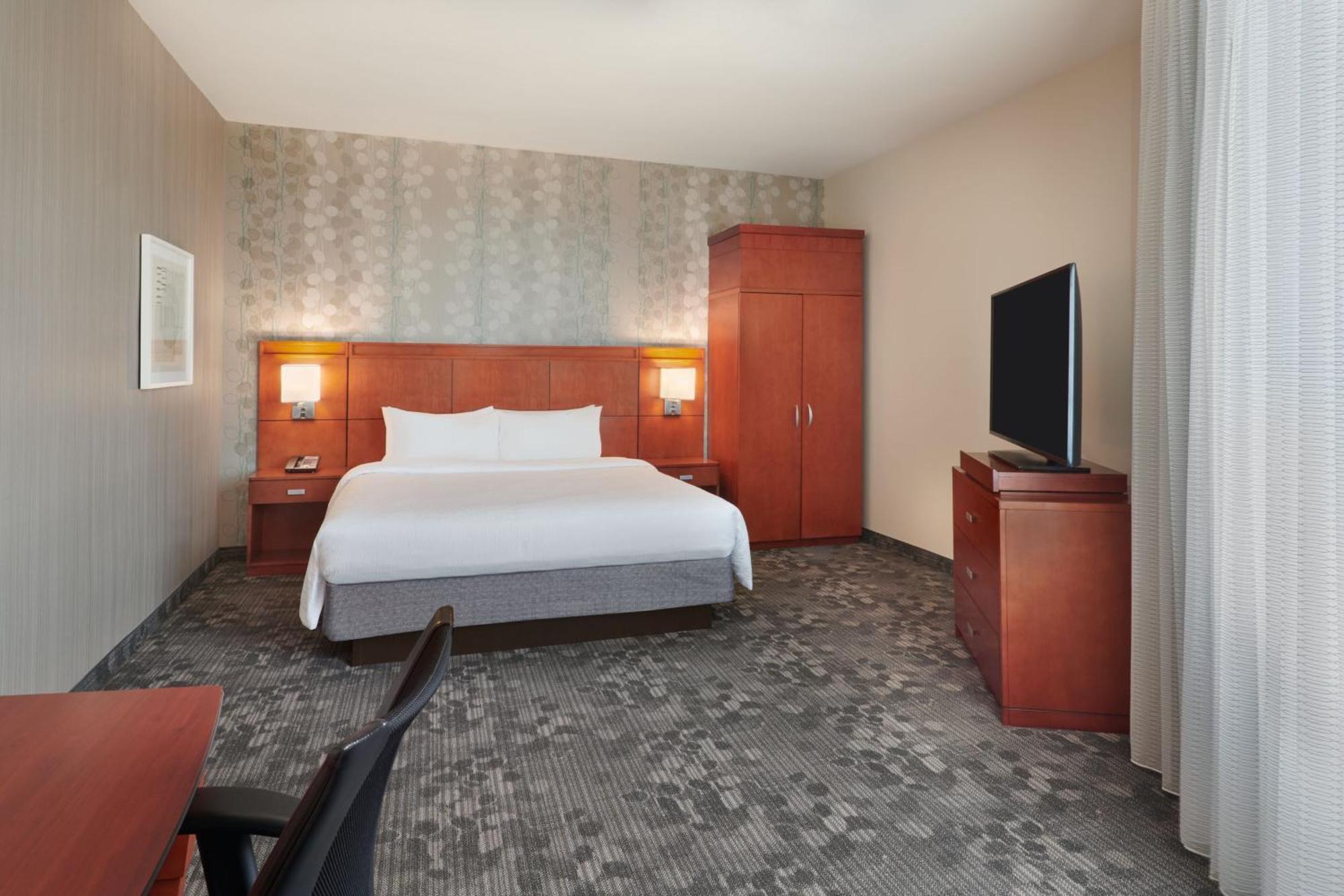 Hotel Courtyard By Marriott Ottawa East Exterior foto