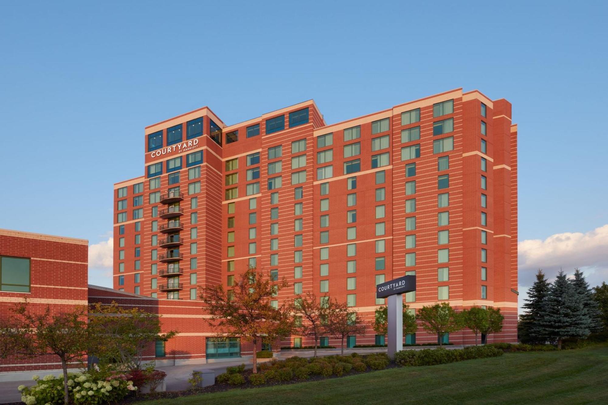 Hotel Courtyard By Marriott Ottawa East Exterior foto