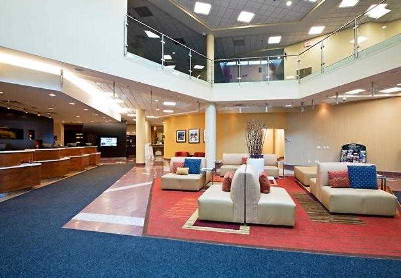 Hotel Courtyard By Marriott Ottawa East Exterior foto
