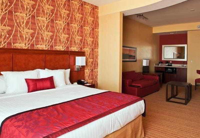 Hotel Courtyard By Marriott Ottawa East Exterior foto